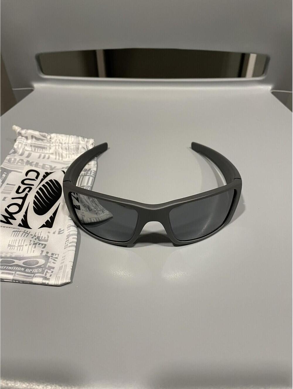oakley Fuel cell matte grey text w/ Blk iridium lenses